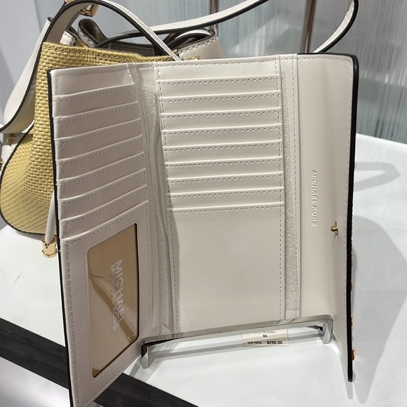 MICHAEL KORS JET SET TRAVEL LADY LARGE TRIFOLD  NON-VEGAN LEATHER WALLET 

NWT - Picture 15 of 16